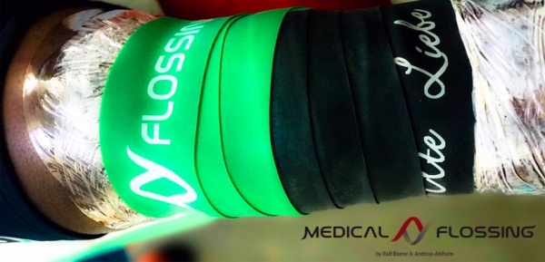 Gyakorlatról gyakorlatnak. Térdzúzódás kezelése Medical Flossing alkalmazásával.